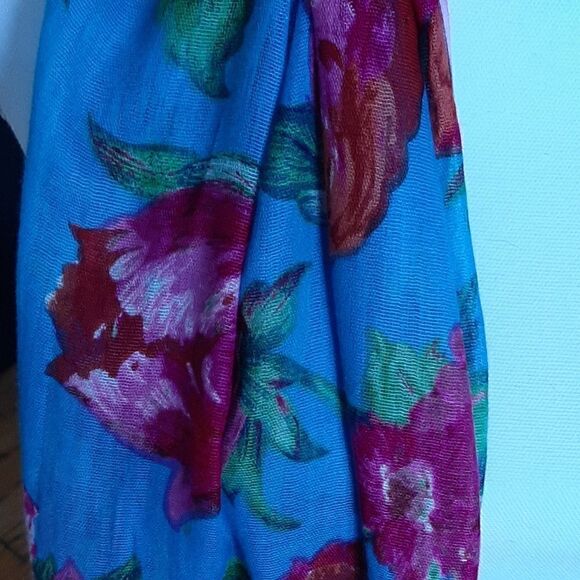 Brightly colored long scarf  - Picture 2 of 4